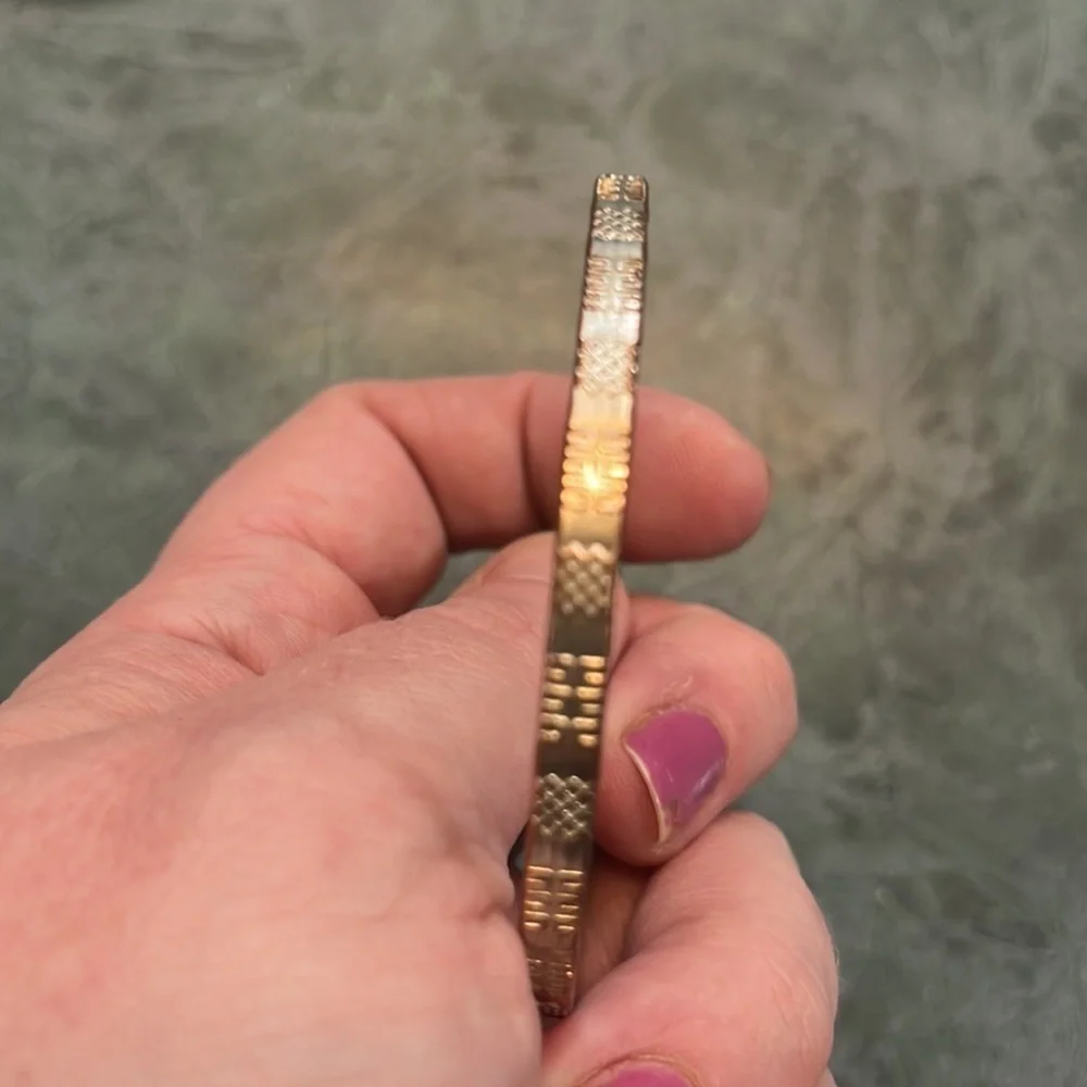 Vintage brass coloured bracelets - Picture 5 of 12